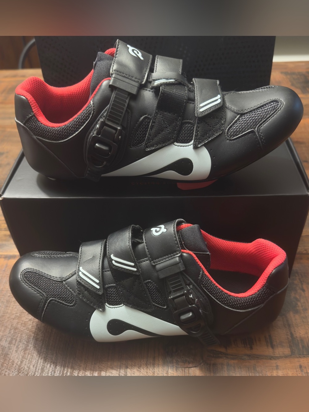 Unisex Peloton Black Cycling Shoes with Red and White Accents Size 41 (M8/W10)
